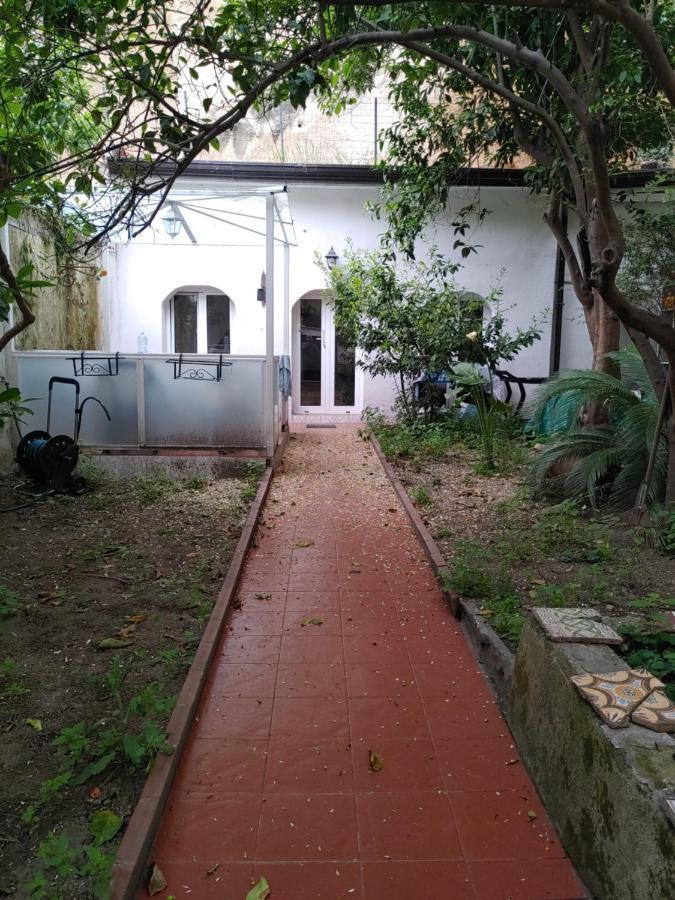 Villa Sofia E Sveva Con Giardino Nápoles Exterior foto